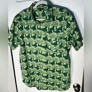 Men’s Stoic Short Sleeve Button Shirt Medium Green Camo Hiking Outdoors Casual